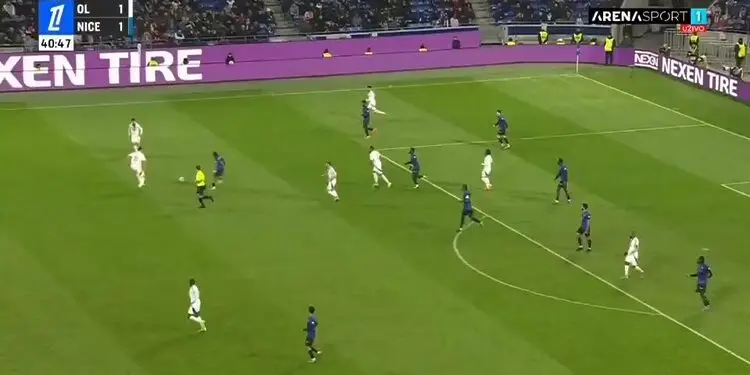 La sublime passe décisive de Saïd Benrahma pour Lacazette en vidéo 1