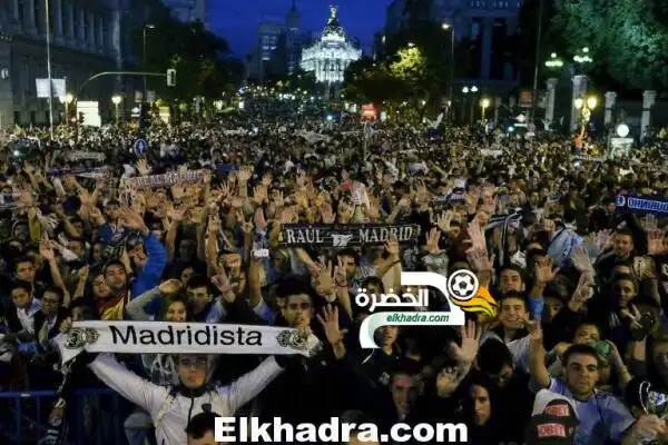 بالصور.. جماهير ريال مدريد تهاجم لاعبي الفريق بعد خسارة برشلونة