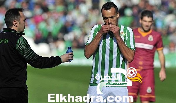 فؤاد قادير يقرر البقاء في نادي ريال بيتيس الإسباني الموسم القادم