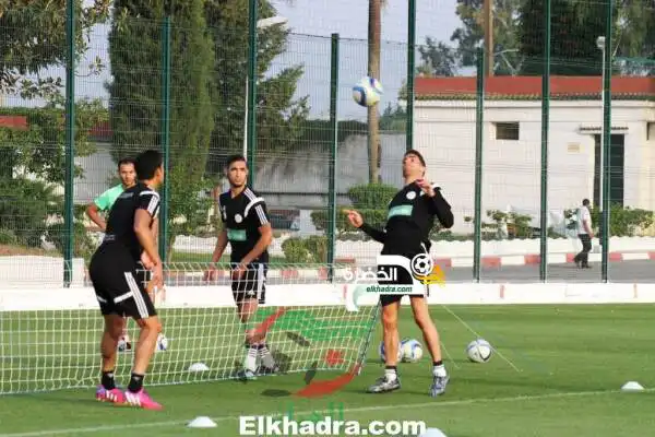 بالصور.. المنتخب الوطني يواصل تحضيراته قبل لقاء الجزائر والسيشل