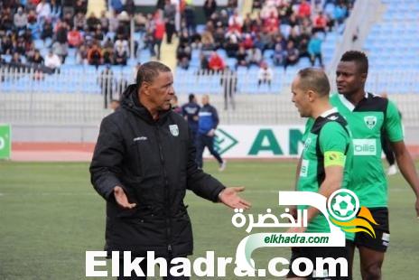 عبد القادر عمراني يغادر مولودية بجاية باتجاه الرائد السعودي