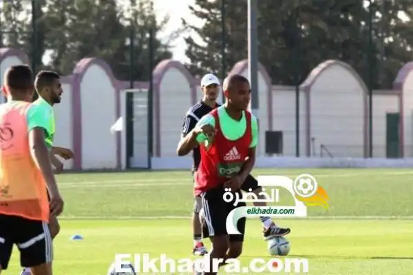 التحاق براهيمي ومحرز امس و بلقروي لن يلتحق إلا بعد مباراة الأهلي