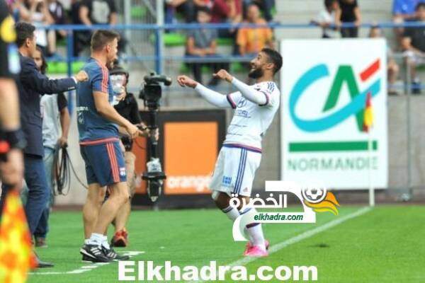 نبيل فقير يسجل هاتريك ويقود ليون للفوز على كان في الدوري الفرنسي