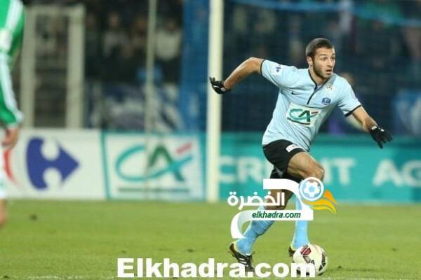 الجزائري هاريس بلقبلة هداف ويقود تور لتجاوز الدور الثاني من كأس الرابطة الفرنسية