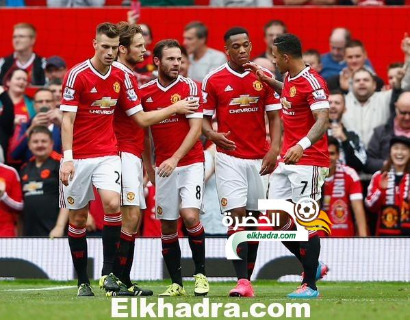 مان يونايتد يفوزً على سندرلاند ويعود للصدارة بعد طول غياب في الدوري الإنجليزي