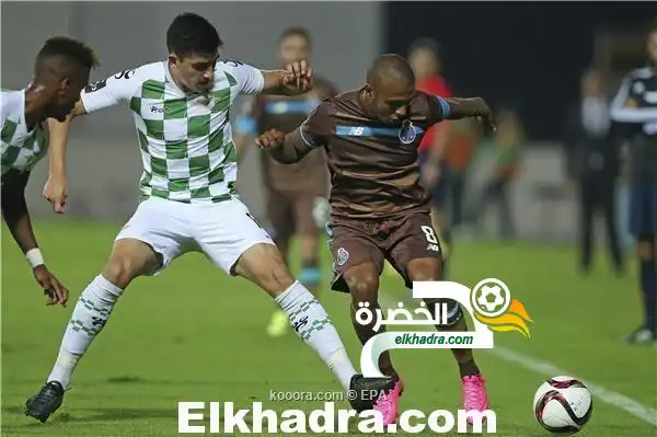 براهيمي يصاب و بورتو في صدارة الدوري البرتغالي رغم تعادله مع موريرينسي