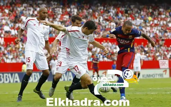 إشبيلية يفوز على برشلونة بثنائية ويلحق به الخسارة الثانية في الليغا
