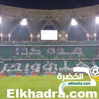 تيفو “صلاتي حياتي” يزين مدرجات الأهلي السعودي