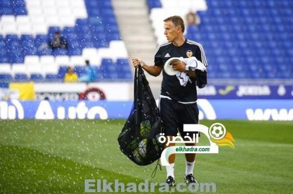 رسميًا : فيل نيفيل مدربًا لـ فالنسيا بعد استقالة نونو سانتو