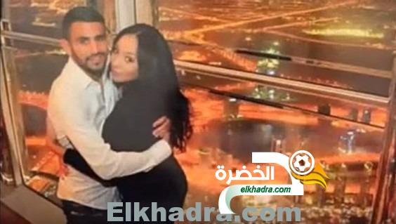 رياض محرز مع زوجته الانجليزية واصدقائه ووالدته