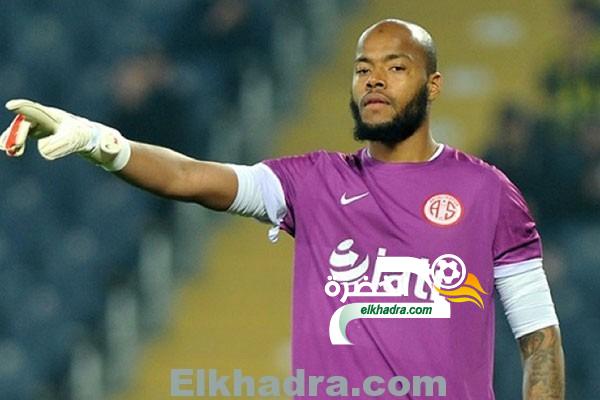 مبولحي يرفض اللعب في الدوري الجزائري