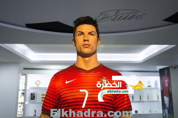 صور .. رونالدو من داخل "متحف CR7" 4