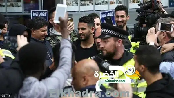 حراق جزائري في انجلترا يتحوّل إلى مليونير بسبب رياض محرز