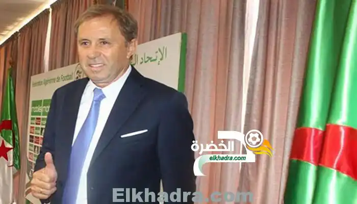 الصورة العار هذا ما تعرض له مدرب المنتخب الجزائري الجديد في ملعب 20 اوت