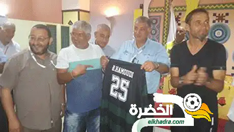 دعو المنتخب الوطني للتحضير هناك للكان : لاعبو السنافر انبهروا بالإمكانيات المتوفرة بحاسي مسعود