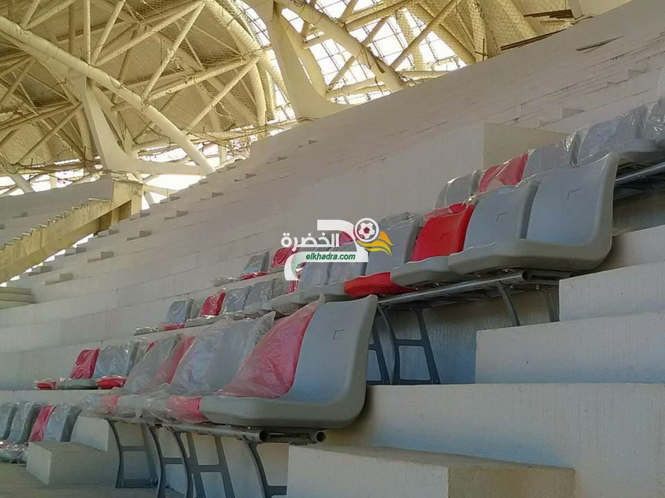 بالصور .. بداية وضع كراسي ملعب وهران الجديد