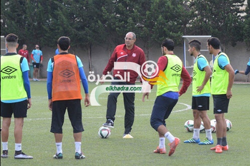 انصار شباب بلوزداد يقتحمون التدريبات و يصبون جام غضبهم على اللاعبين