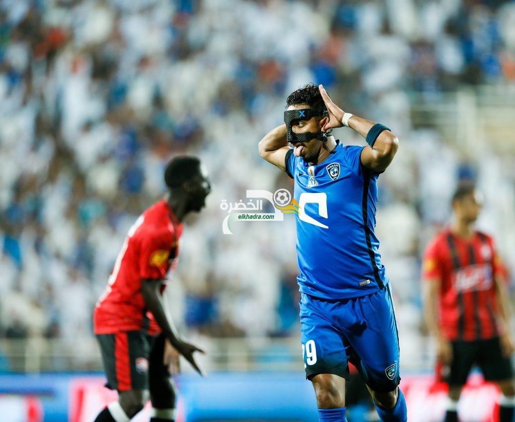 الهلال يتغلب على الرائد ويواصل صدارة دوري جميل