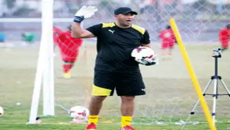 حكيم سبع أبرز المرشحين لتدريب حراس المنتخب الوطني