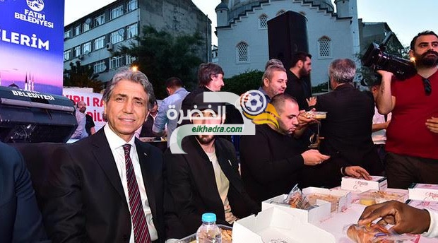 بن زيما على طاولة افطار تركية