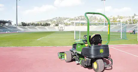 مقــابلـة الجــزائـر و زامبيــا رسمـيا بملــعب الشهــيد حـمــلاوي بقسنطــينـة