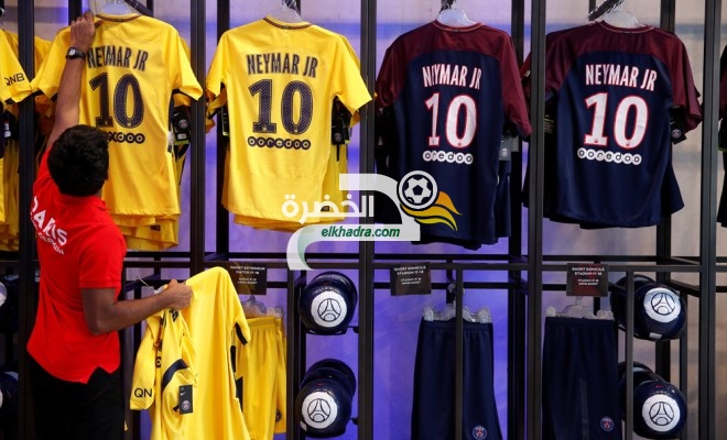 مليون يورو دخل أول يوم لبيع قمصان نيمار مع سان جيرمان 28 مليون يورو دخل أول يوم لبيع قمصان نيمار مع سان جيرمان 28