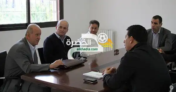 فوضيل تيكانوين يقدم استقالته من المديرية الفنية للاتحاد الجزائري