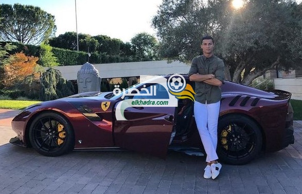 كريستيانو رونالدو يكشف عن فيراري F12 آخر سيارة حصل عليها