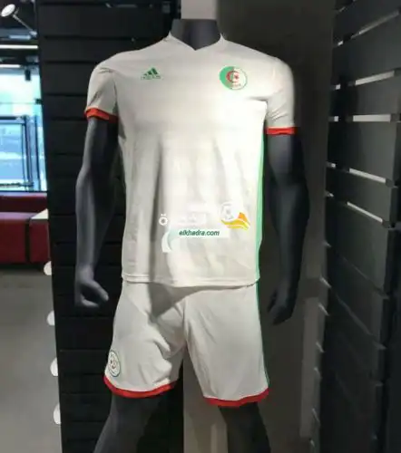 بالصور :الكشف عن القميص الجديد للمنتخب الجزائري