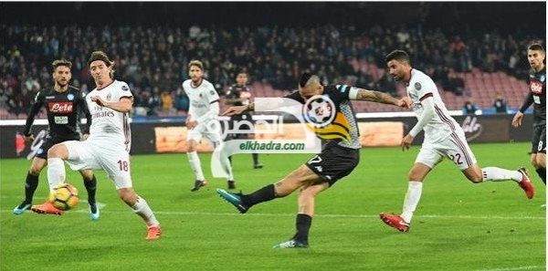 نابولي يفوز على ميلان ويواصل تصدر الدوري الإيطالي