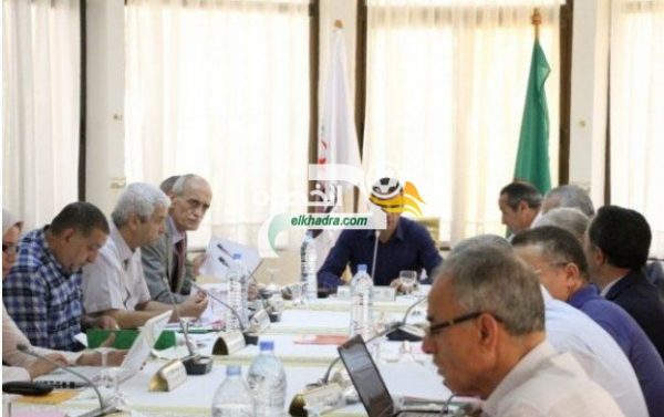 الكرة الجزائرية : أبرز القرارات التي خرج بها إجتماع المكتب الفدرالي 1