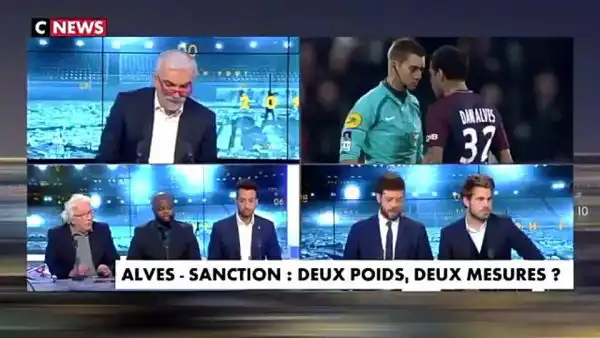 شاهد :صحفي” سي نيوز ” :محرز أخبرني في مكالمة هاتفية أنه سيوقع لاحد الاندية الكبيرة في الايام القليلة القادمة “