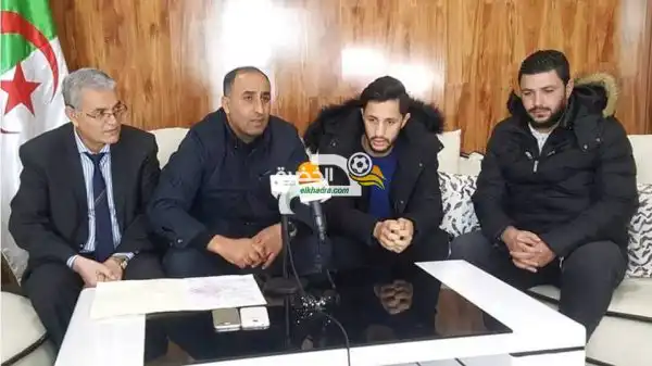 شباب قسنطينة يتعاقد مع أحمد قعقع و يفسخ عقد بلخيثر