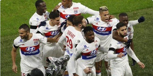 ليون يحقق فوزاً مثيراً على سان جيرمان في قمة الدوري الفرنسي