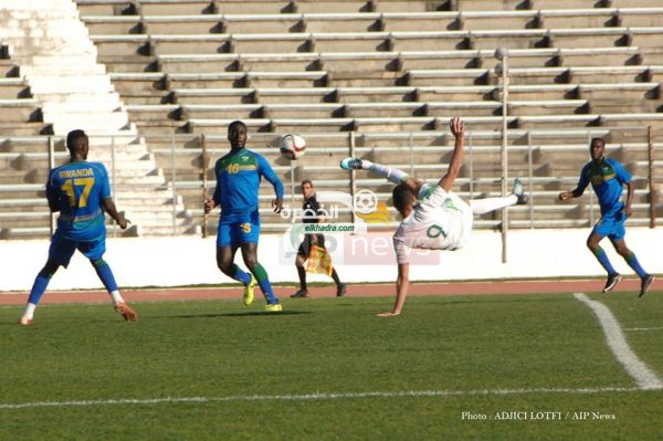 عبيد وشافعي للمنافسة على منصب اساسي في المنتخب الوطني الأول