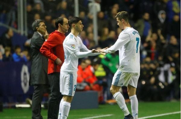 رئيس ريال مدريد يريد 150 مليون يورو للتخلي عن رونالدو