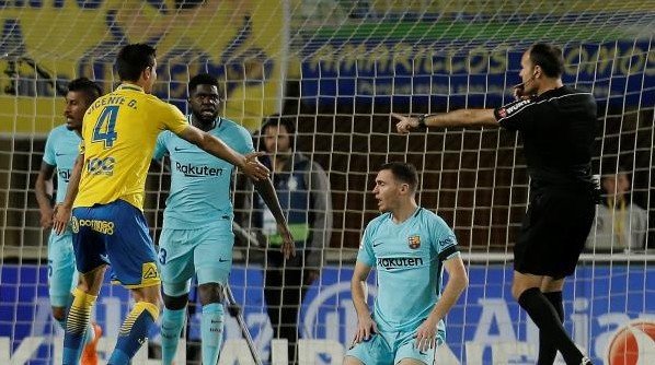 لاس بالماس يفرض التعادل على برشلونة