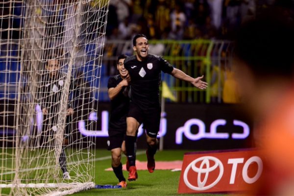 بالفيديو: بن يطو يُوقع هدفا رائعا في الدوري السعودي 1
