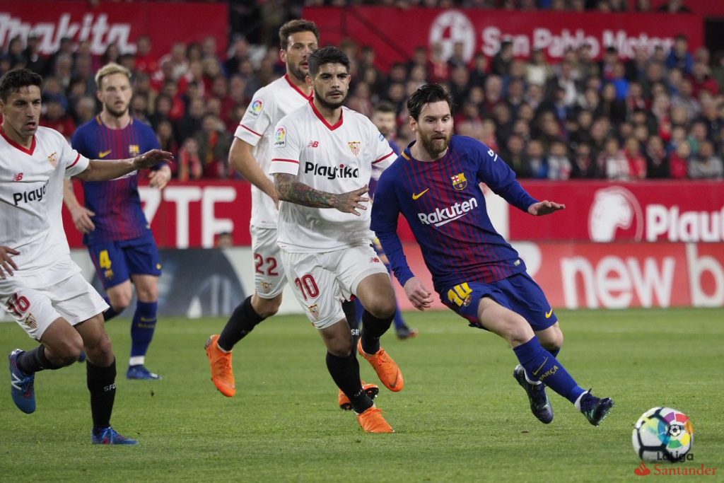 ميسي يقود برشلونة لخطف التعادل من إشبيلية