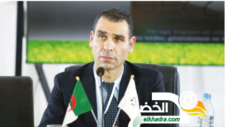زطشي :»أطلب من اللاعبين القدامى المساعدة من أجل الكرة الجزائرية» 1