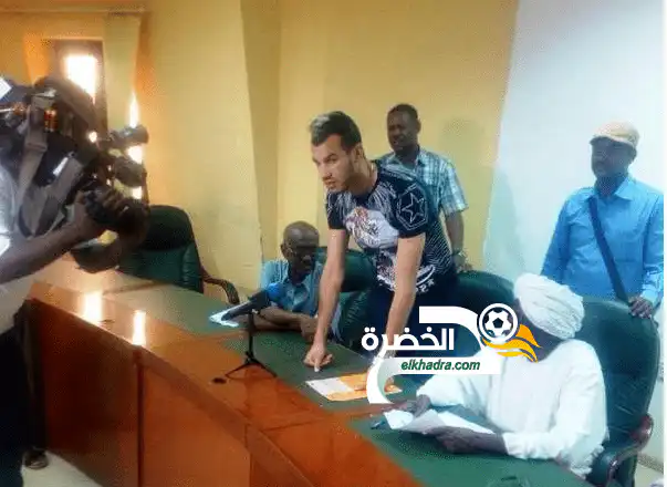 الهلال السودني يحدد موعد عودة الجزائري قشي للتدريبات