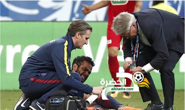 رسميا.. داني ألفيس خارج نهائيات كأس العالم في روسيا