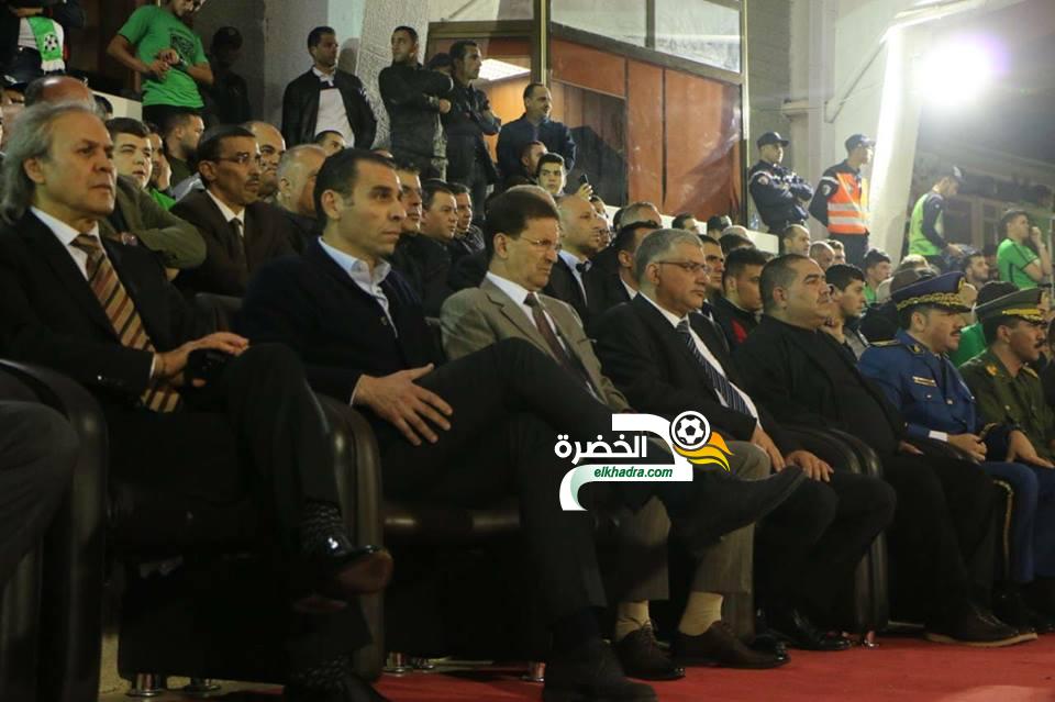 ماجر في المنصة الشرفية لملعب الشهيد حملاوي
