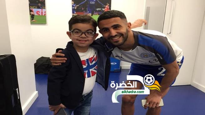رياض محرز يستقبل الطفل الجزائري “المعجزة” عماد