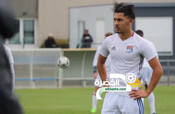 أولمبيك ليون يفاوض الجزائري بهلولي من أجل عقد إحترافي !