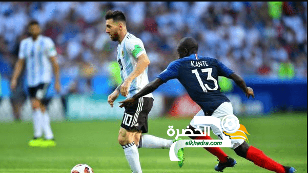 ميسي يغادر معسكر الأرجنتين وحيدا