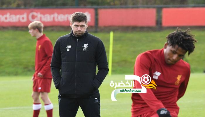 العروسي نجم الجزائر يخطف الأضواء مع شباب ليفربول