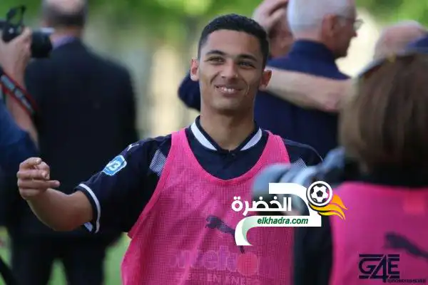 المغربي/الجزائري بن رحو يوقع على أول عقد إحترافي له !