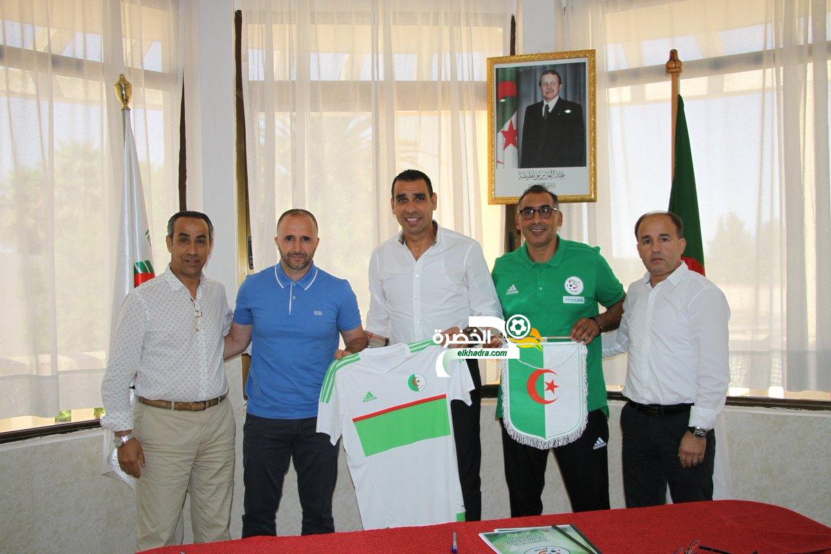 صور امضاء جمال بلماضي لعقده مع الاتحادية الجزائرية لكرة القدم 1