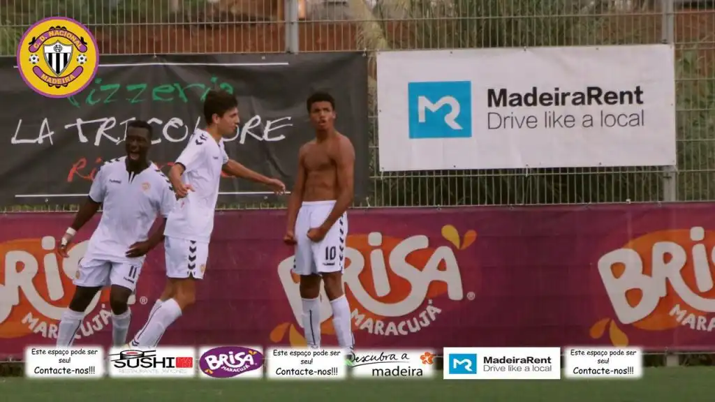 الجزائري الشاب مبروك يتألق بثنائية مع ناسيونال ماديرا البرتغالي !